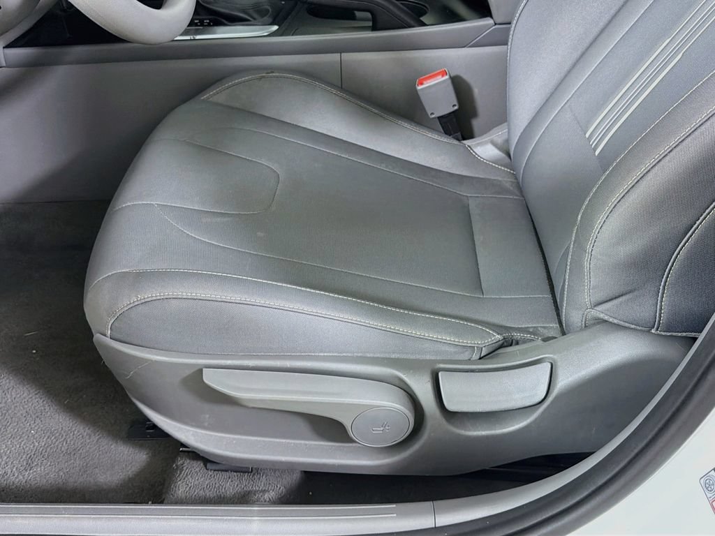 Used 2023 Hyundai Elantra SEL FWD image 20