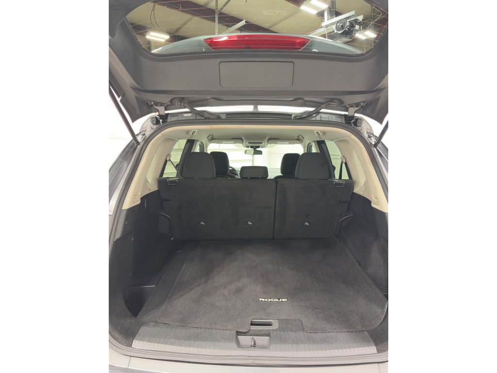Used 2024 Nissan Rogue SV FWD image 23