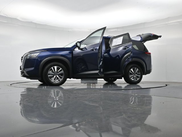 Used 2025 Nissan Pathfinder SL FWD image 56