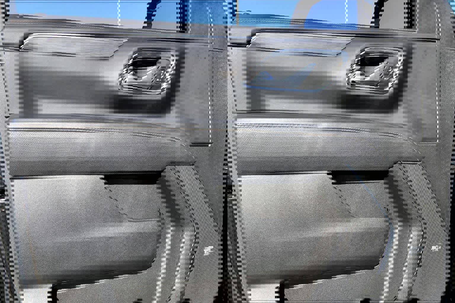 Used 2023 GMC Yukon SLT image 21