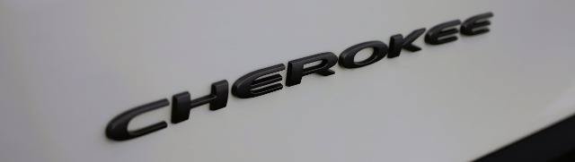 Used 2021 Jeep Cherokee Trailhawk AWD/4WD image 34