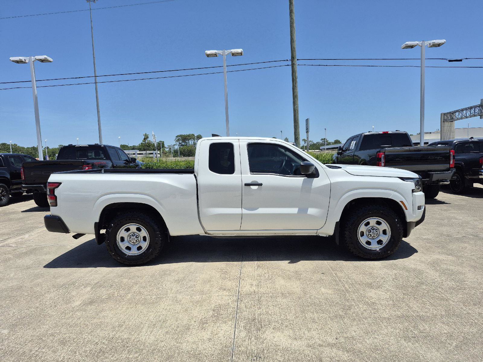 Used 2023 Nissan Frontier S w/ Technology Package RWD image 12