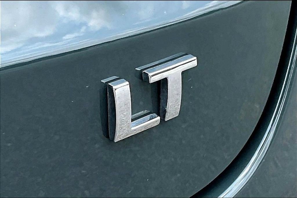 Used 2025 Chevrolet Trax LT FWD image 26