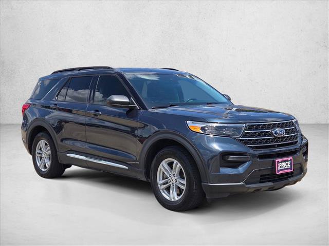 Certified 2023 Ford Explorer XLT RWD image 3