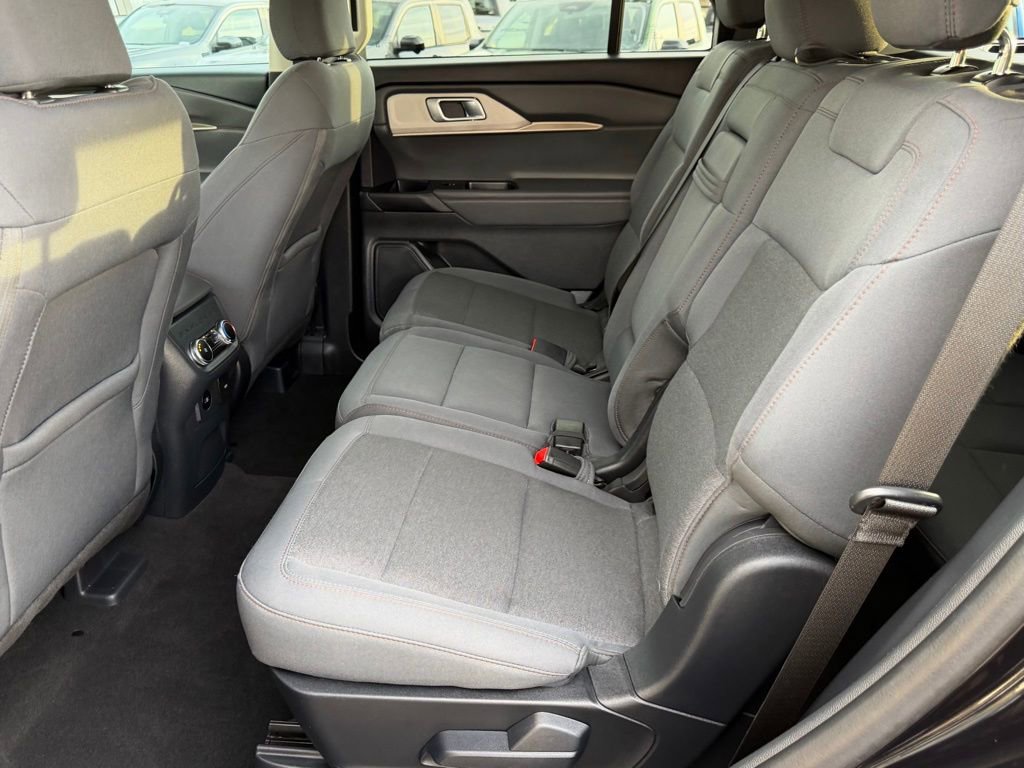 Certified 2025 Ford Explorer Active image 28