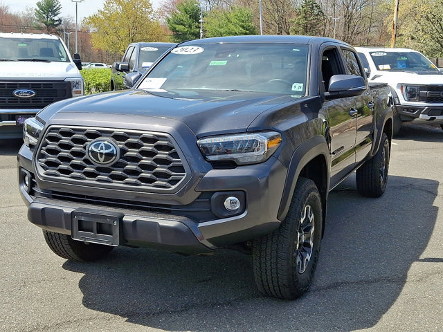 Used 2023 Toyota Tacoma TRD Off-Road w/ Black Out Package (TMS) AWD/4WD image 10
