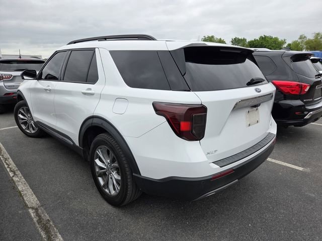 Certified 2020 Ford Explorer XLT w/ Equipment Group 202A AWD/4WD image 4