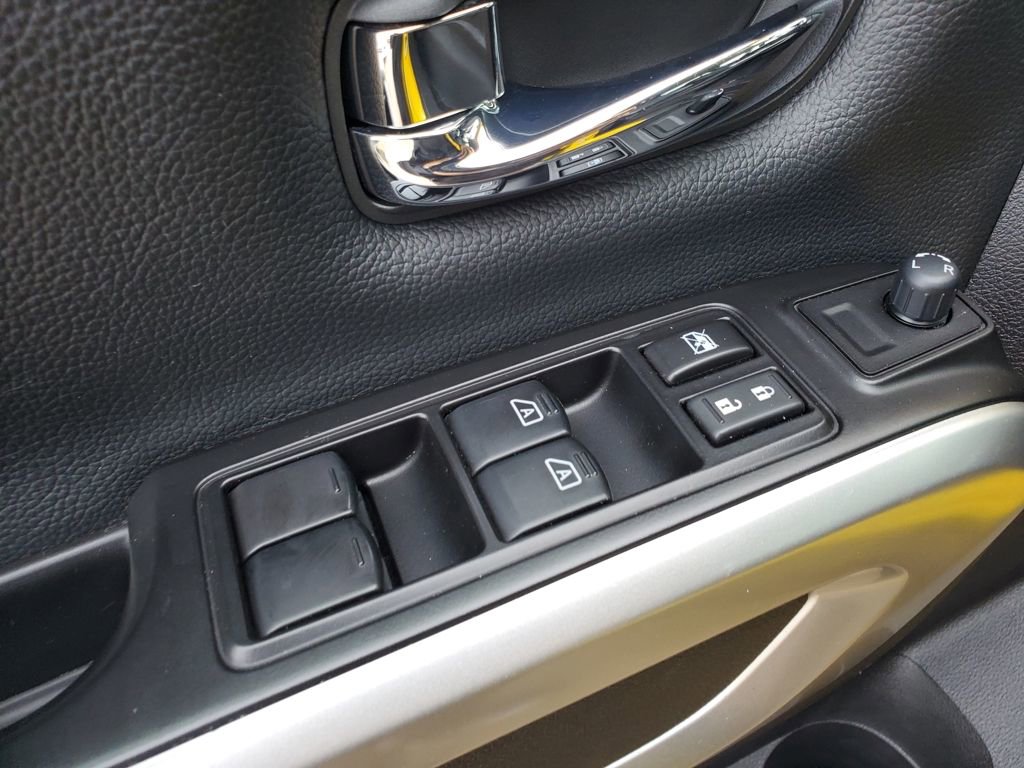 Used 2018 Nissan Titan PRO-4X w/ Pro-4x Utility Package image 15
