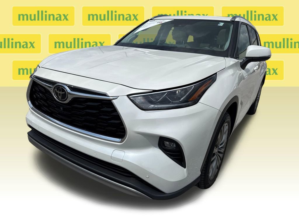 Used 2021 Toyota Highlander Platinum FWD image 11