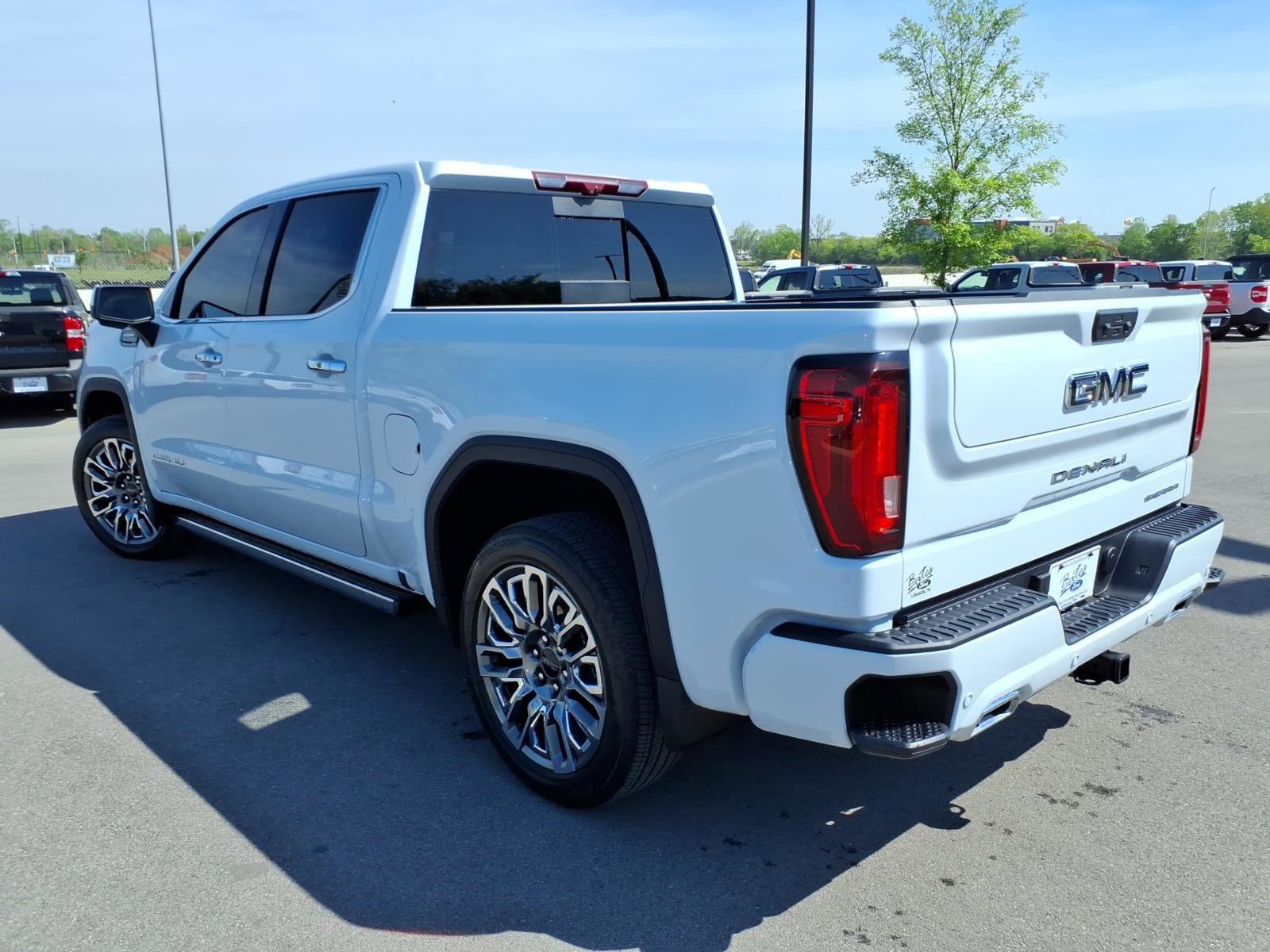 Used 2026 GMC Sierra 1500 Denali Ultimate AWD/4WD image 3