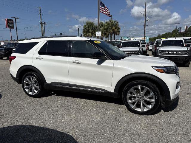 Certified 2022 Ford Explorer Platinum w/ Equipment Group 601A AWD/4WD image 17