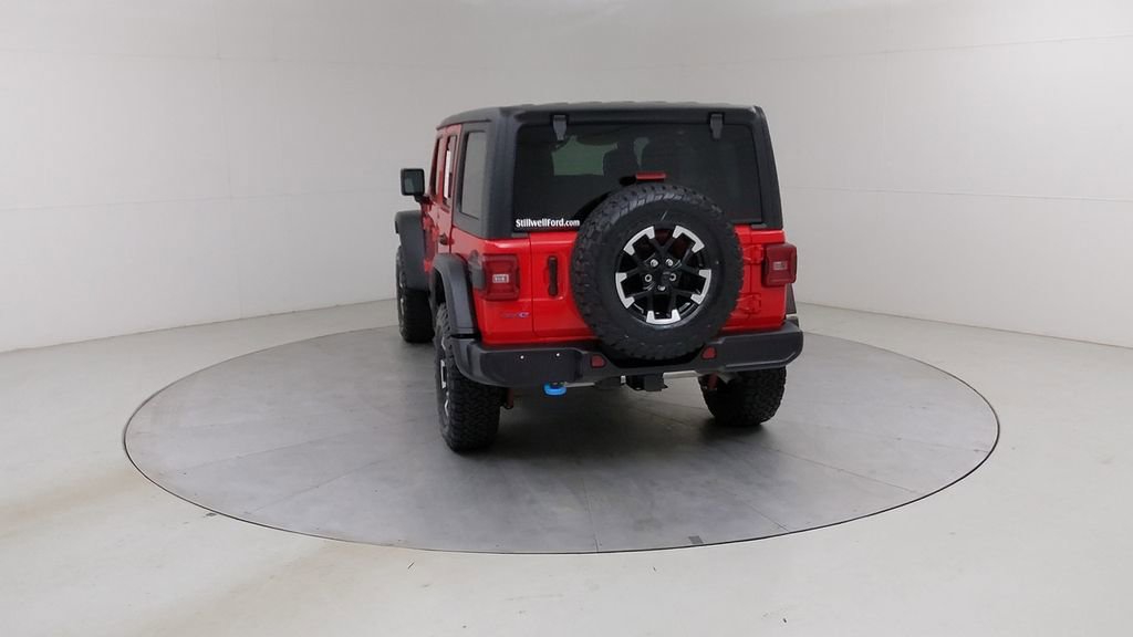 Used 2025 Jeep Wrangler Unlimited Rubicon 4xe w/ Convenience Group AWD/4WD image 15