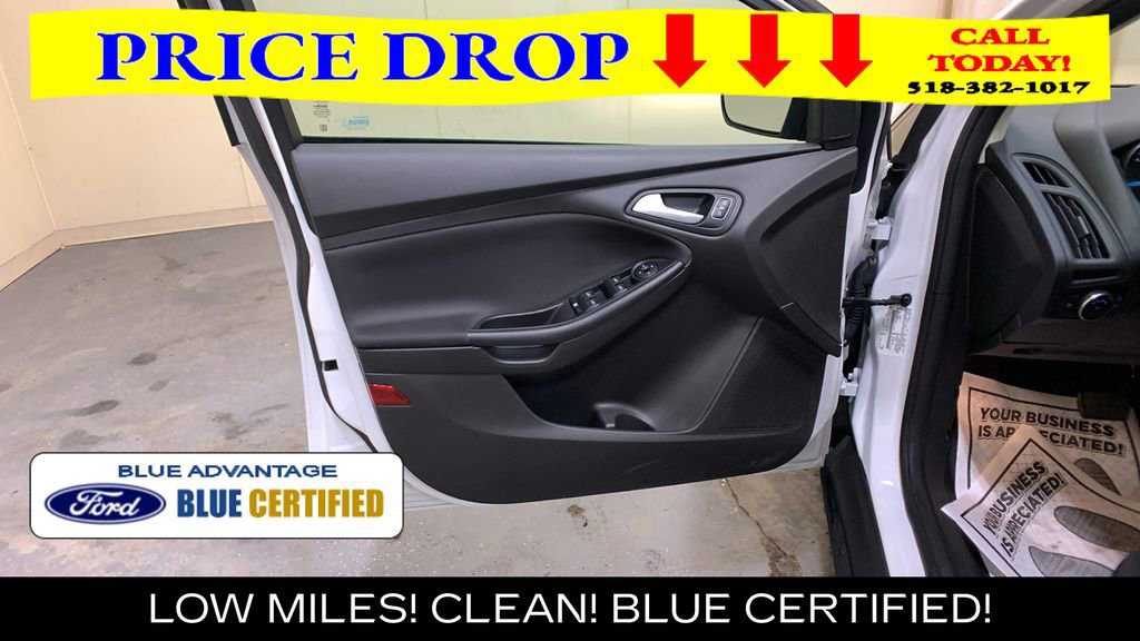 Certified 2017 Ford Focus SE FWD image 25