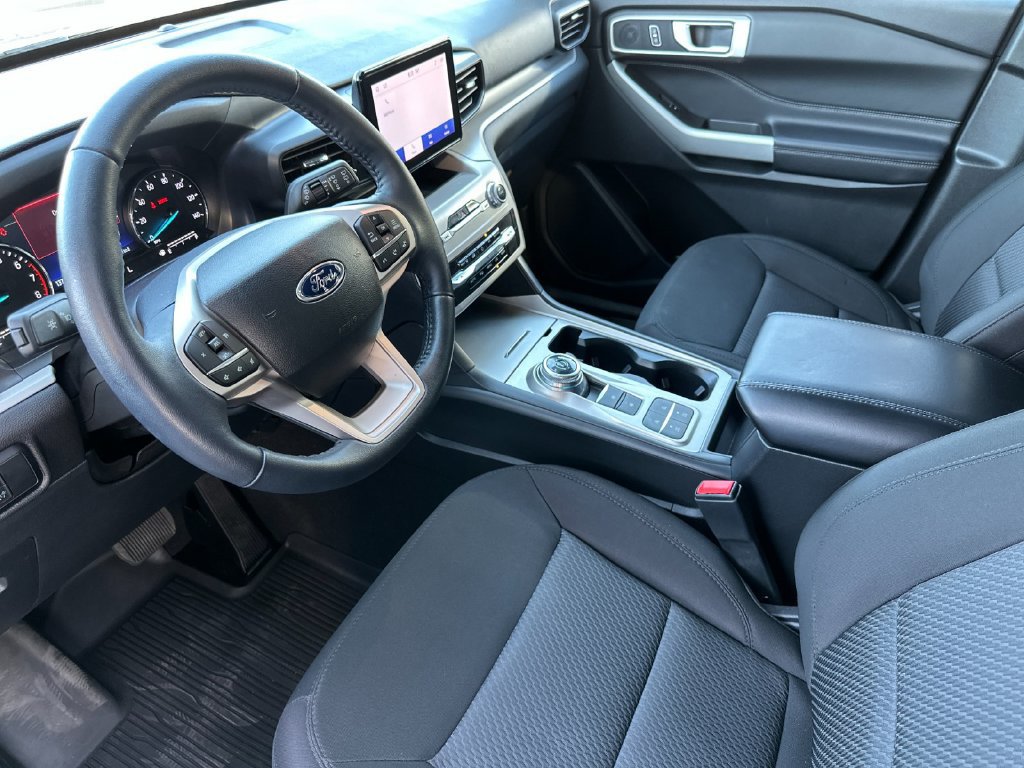 Certified 2023 Ford Explorer XLT RWD image 9