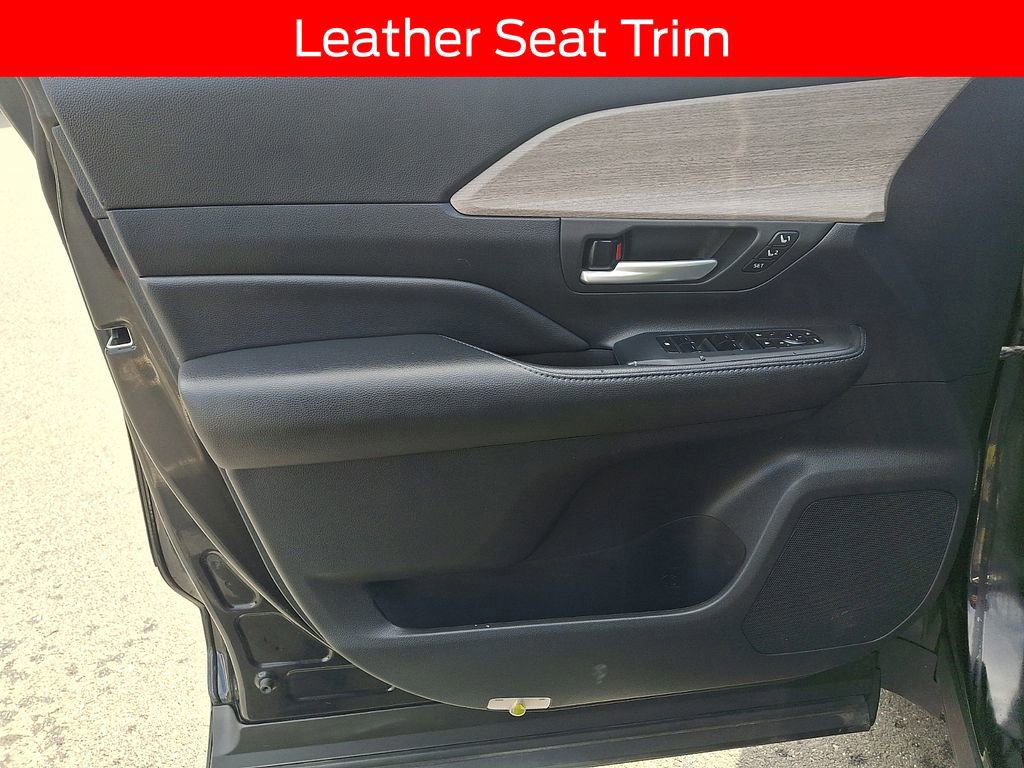 Used 2024 Toyota Grand Highlander Limited image 13