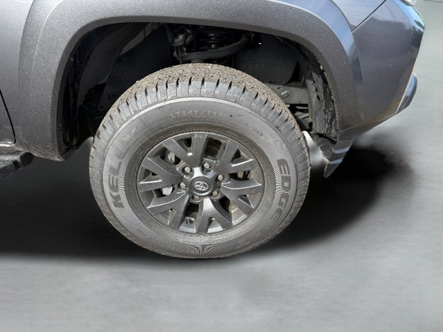 Used 2023 Toyota Tacoma SR5 AWD/4WD image 26