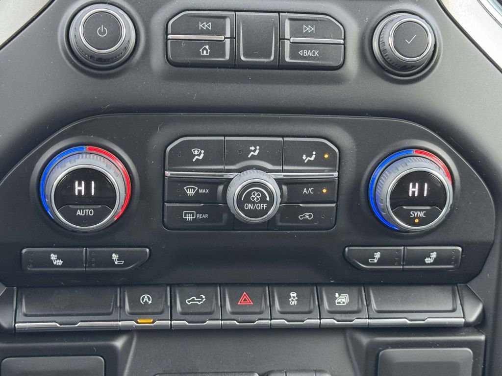 Used 2022 Chevrolet Silverado 1500 LT image 10