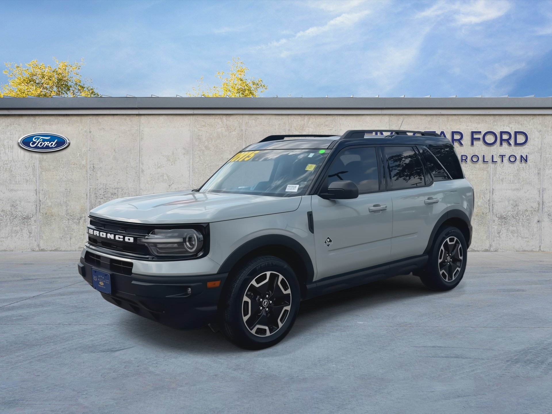 Certified 2021 Ford Bronco Sport Outer Banks w/ Outer Banks Package AWD/4WD image 4