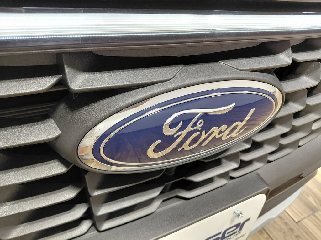Certified 2025 Ford Escape Platinum AWD/4WD image 13
