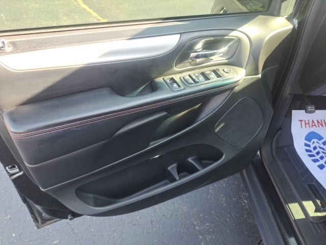 Used 2017 Dodge Grand Caravan GT FWD image 10