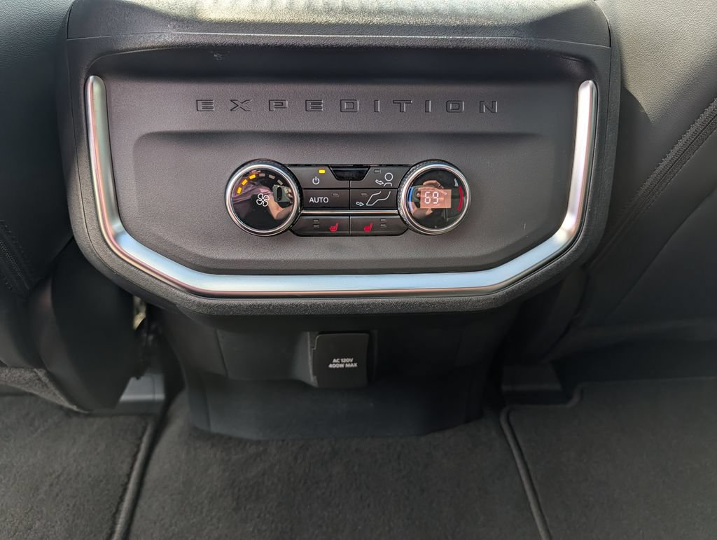 Certified 2026 Ford Expedition Platinum w/ Stealth Appearance Package AWD/4WD image 28