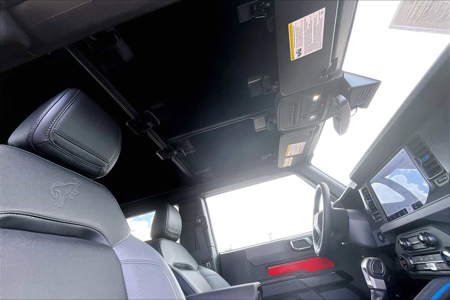 Certified 2024 Ford Bronco Black Diamond image 14