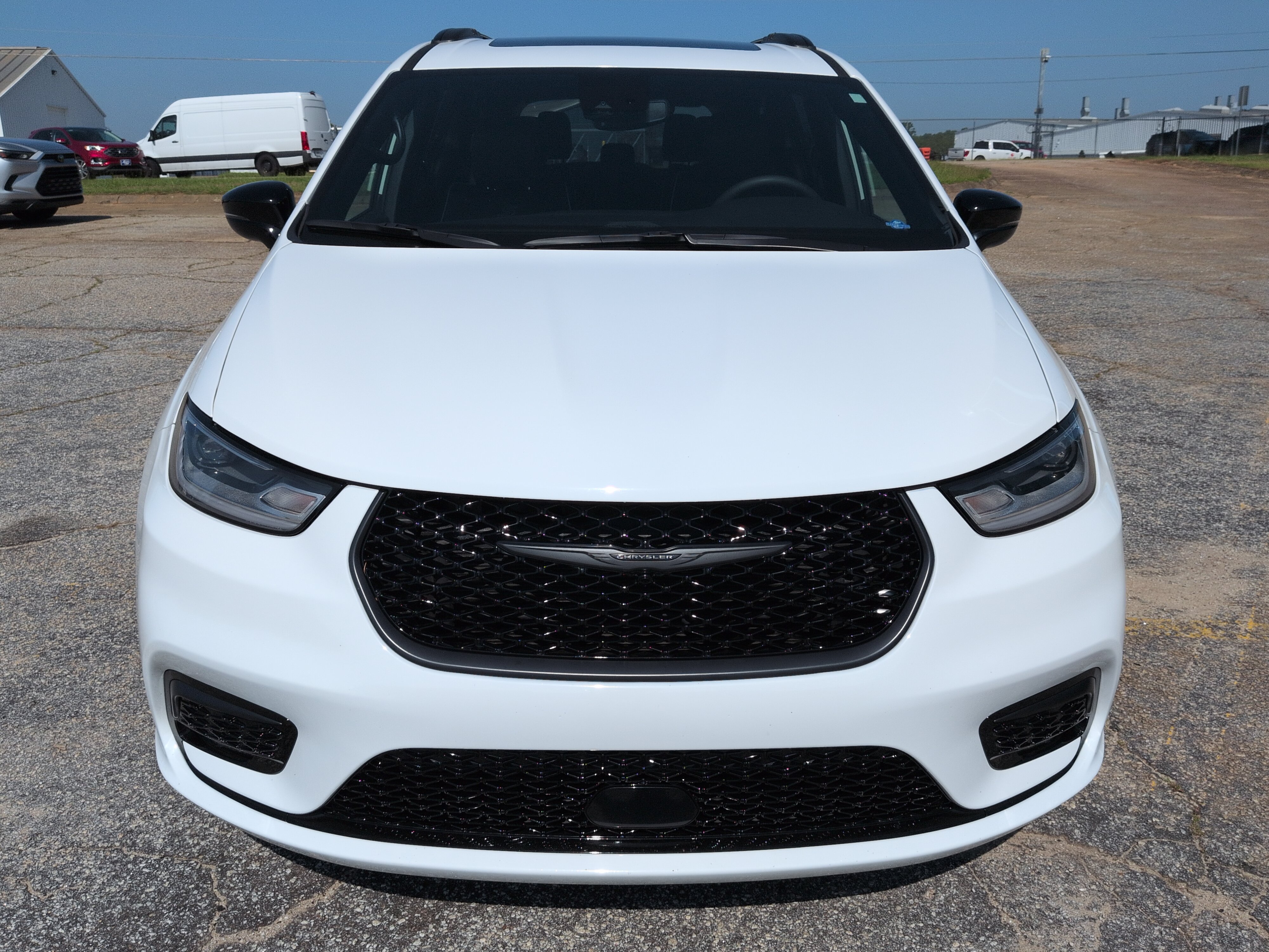 Used 2025 Chrysler Pacifica Limited FWD image 7