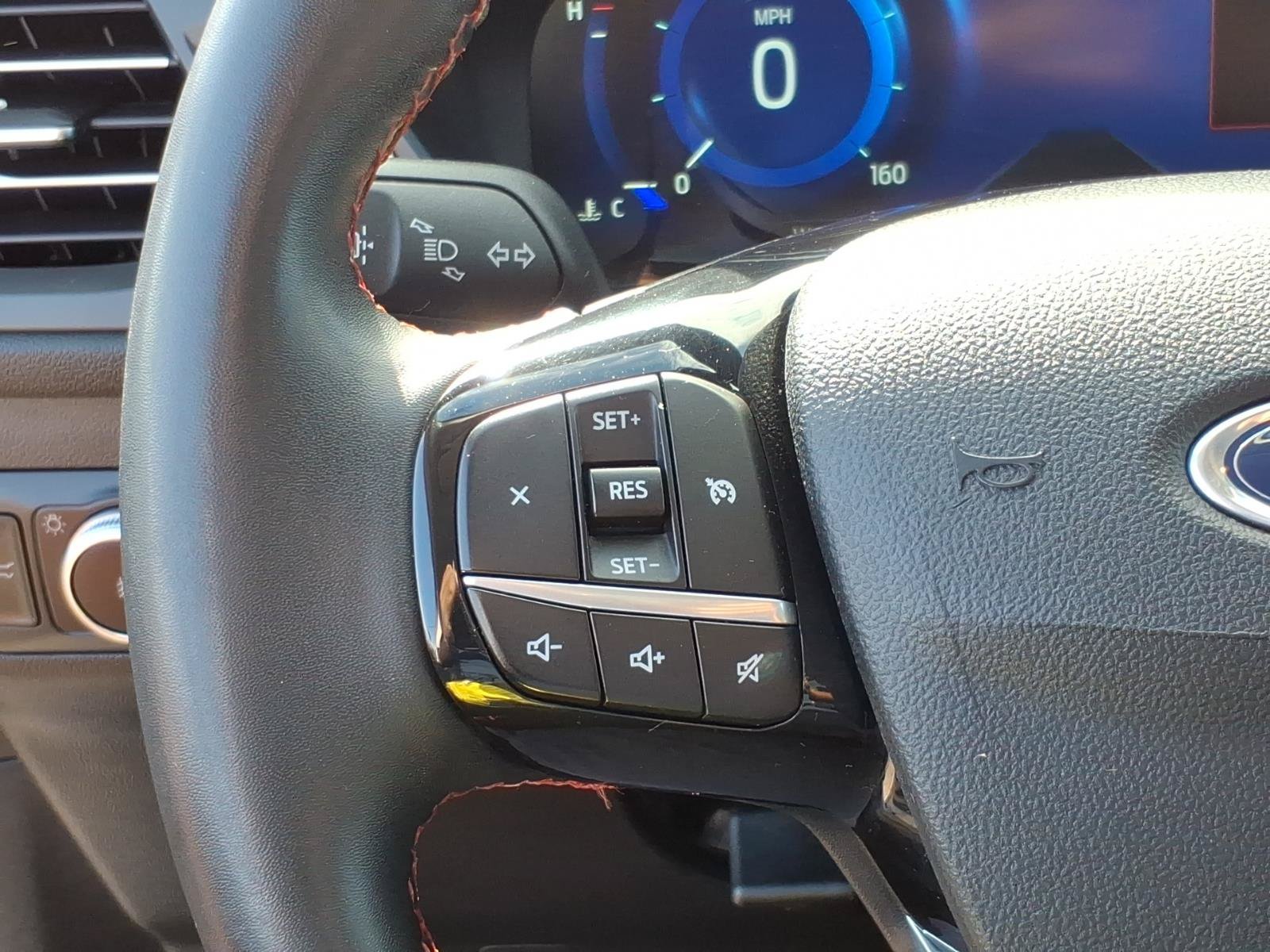 Certified 2022 Ford Escape SEL w/ SEL Stealth AWD Package image 20