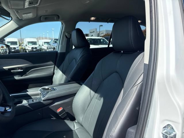 Used 2025 Toyota Grand Highlander AWD Hybrid image 19