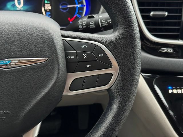 Used 2019 Chrysler Pacifica Touring Plus FWD image 28