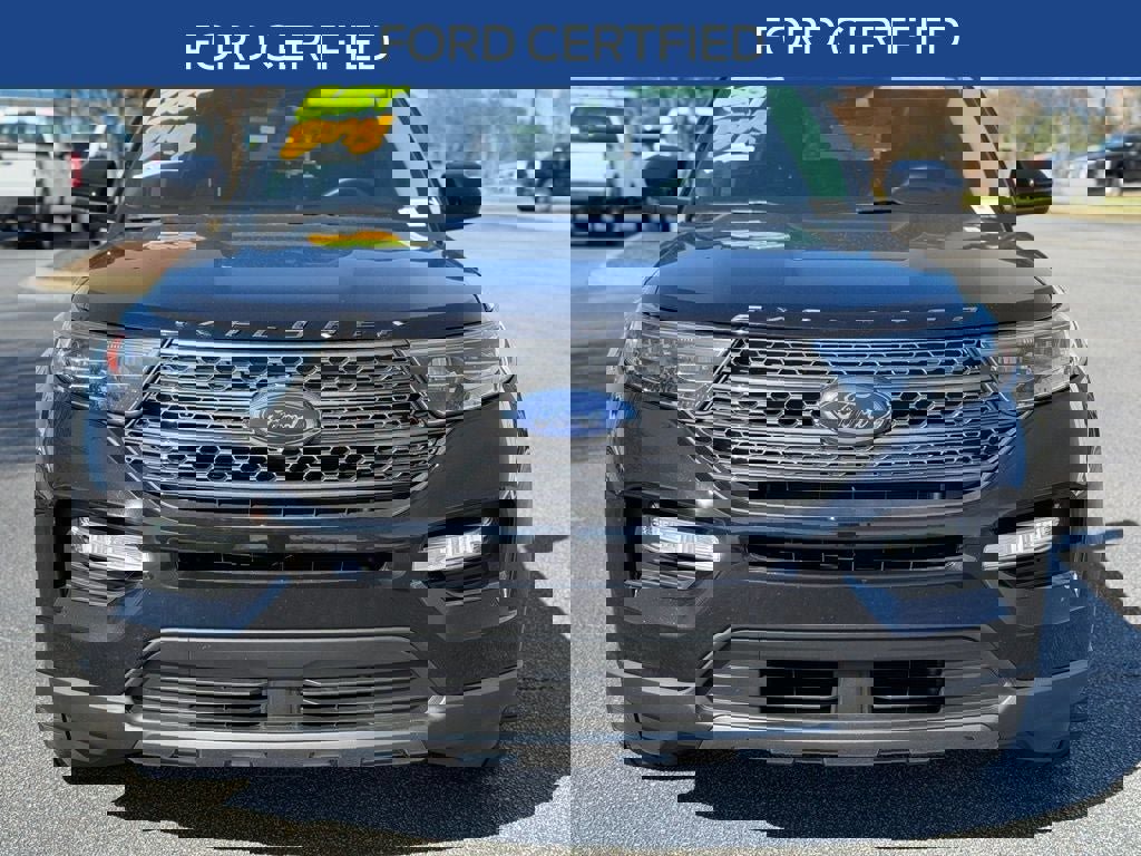 Certified 2022 Ford Explorer XLT w/ Equipment Group 202A image 7