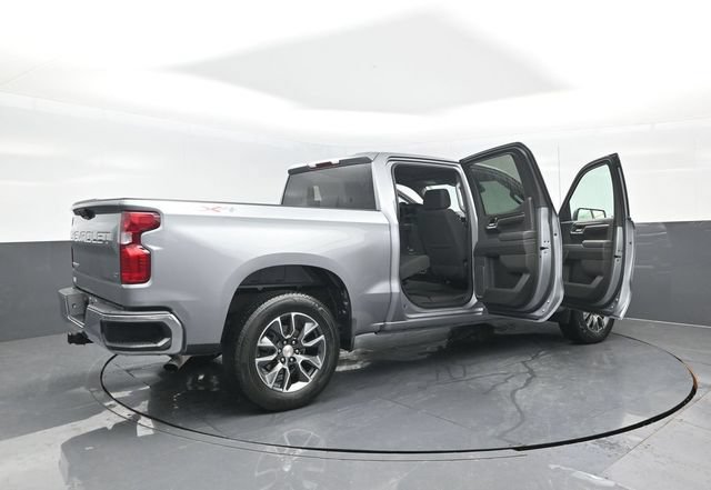 Used 2023 Chevrolet Silverado 1500 LT AWD/4WD image 28