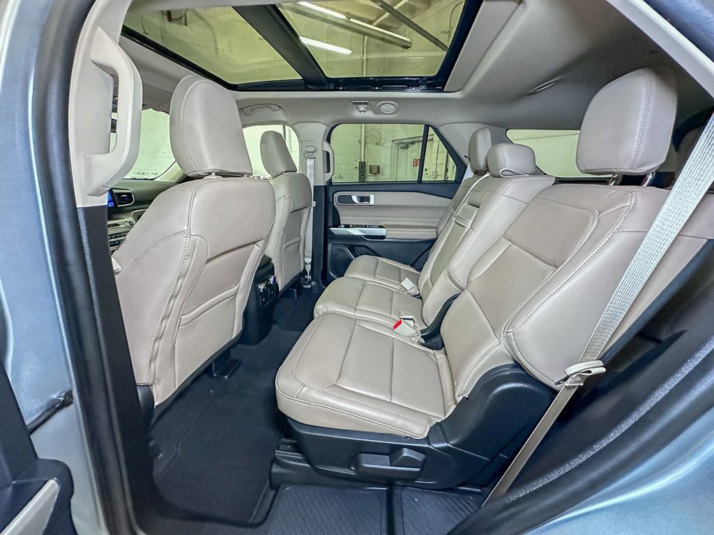 Certified 2022 Ford Explorer XLT w/ Equipment Group 202A image 31