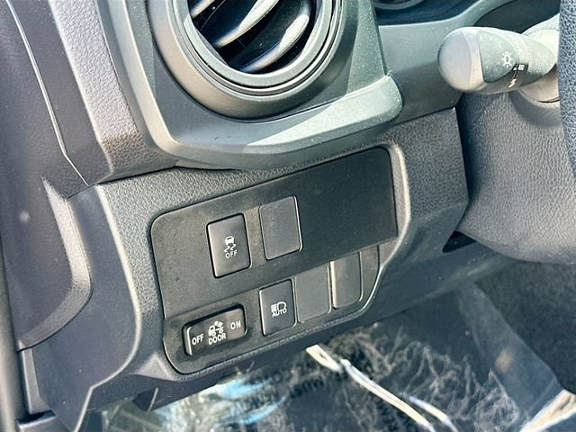 Used 2023 Toyota Tacoma SR AWD/4WD image 15
