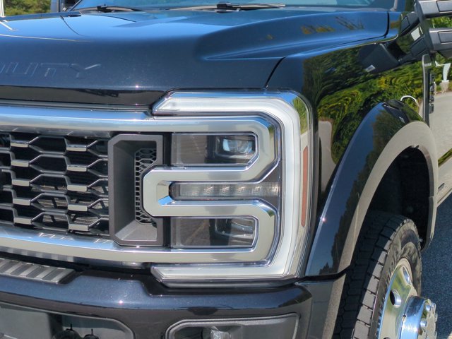 Certified 2025 Ford F450 Platinum w/ FX4 Off-Road Package AWD/4WD image 10