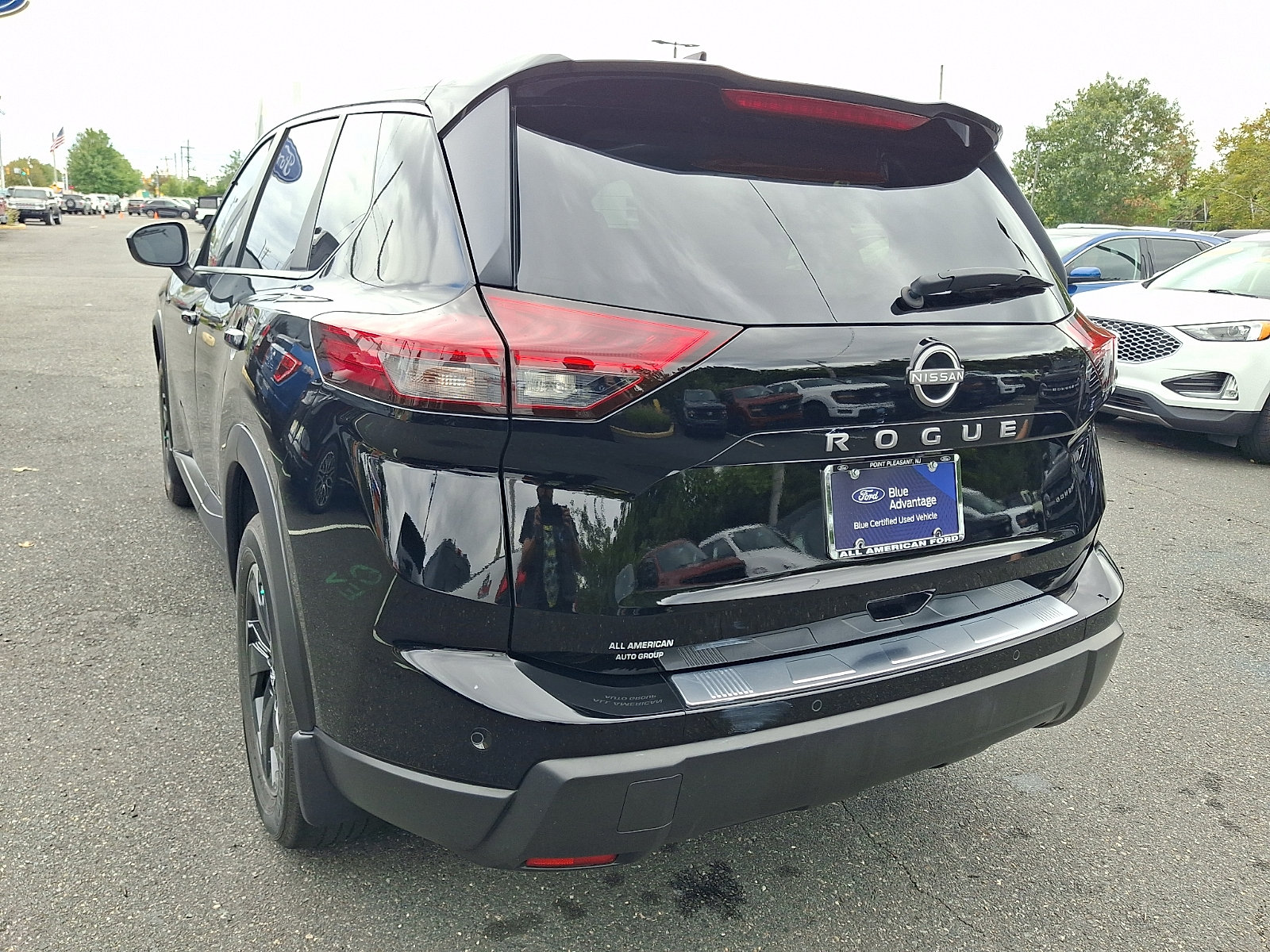 Used 2025 Nissan Rogue SV w/ SV Premium Package FWD image 8