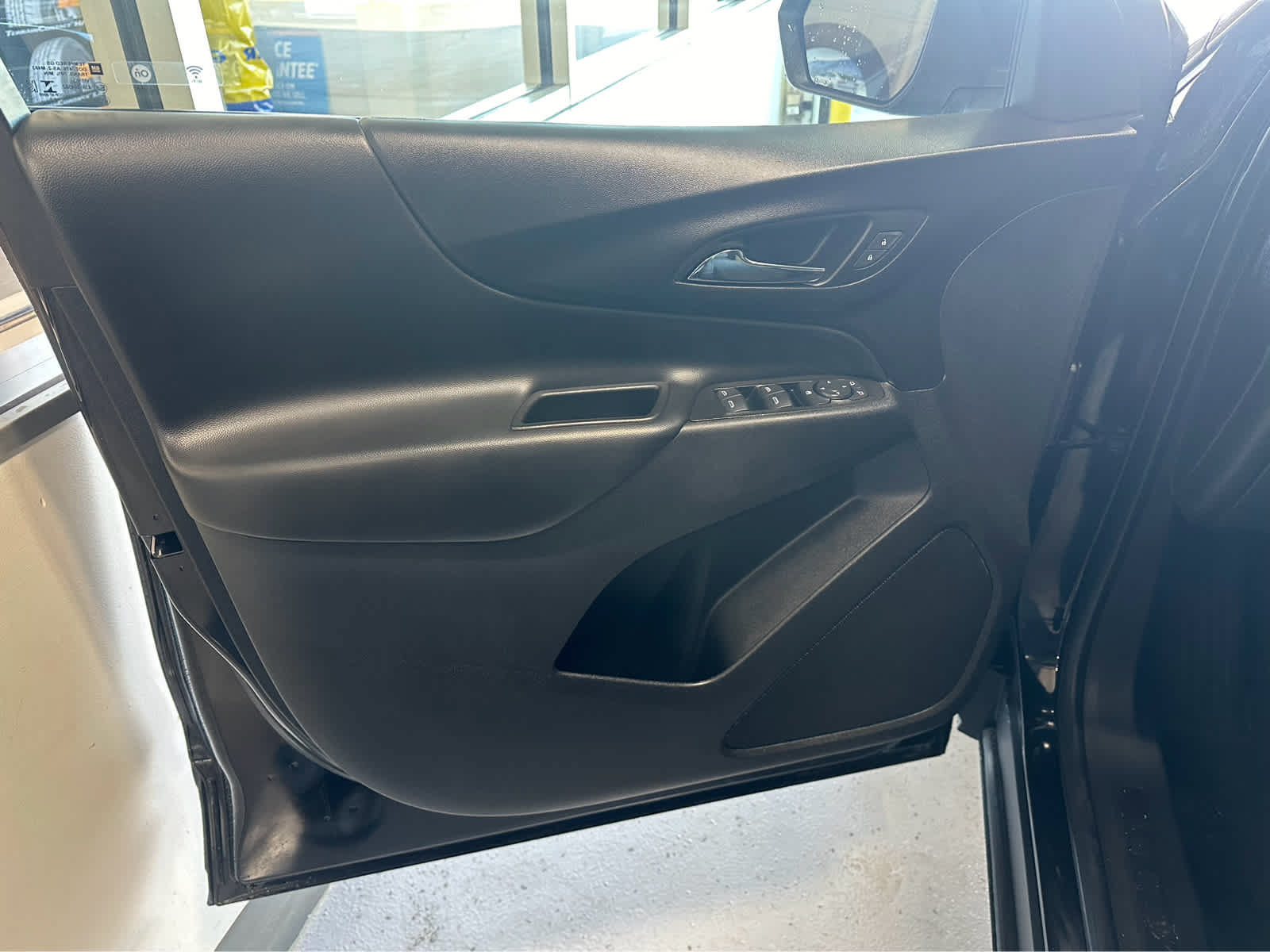 Used 2022 Chevrolet Equinox LT AWD/4WD image 15