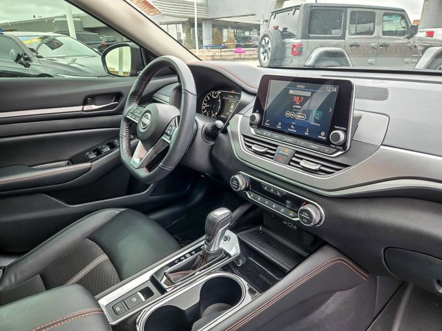 Used 2024 Nissan Altima 2.5 SR AWD/4WD image 32
