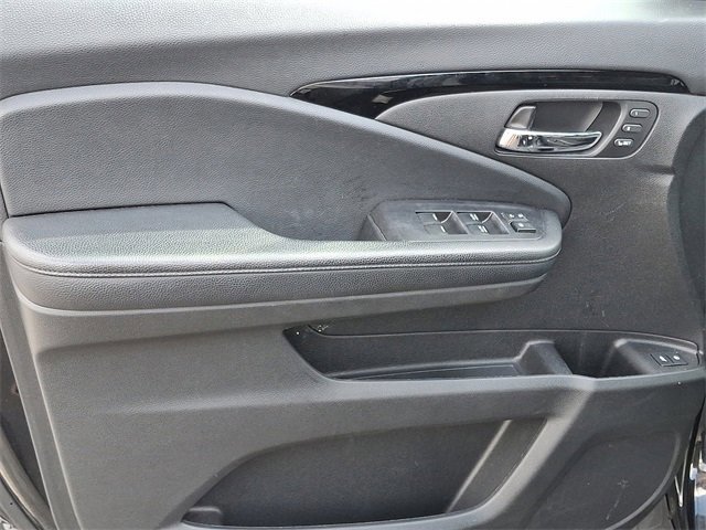 Used 2020 Honda Pilot Touring image 15