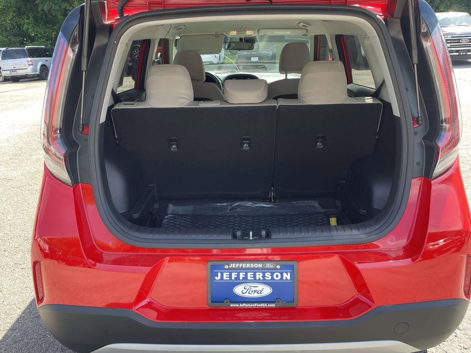 Used 2024 Kia Soul LX w/ Option Group 015 FWD image 5