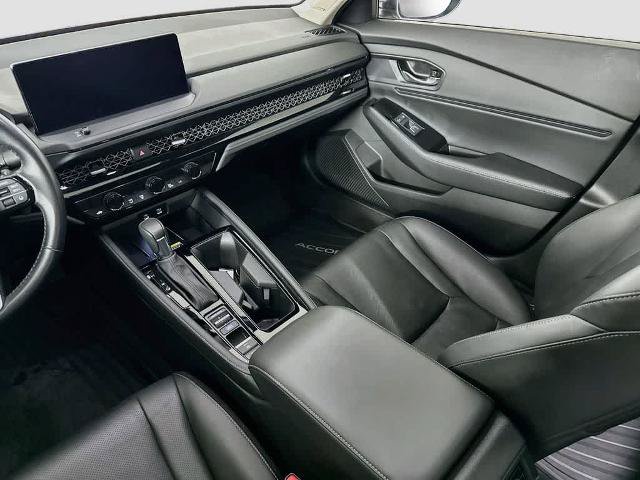 Used 2024 Honda Accord Touring image 11