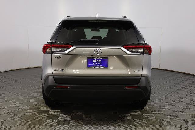 Used 2022 Toyota RAV4 XLE Premium AWD/4WD image 6