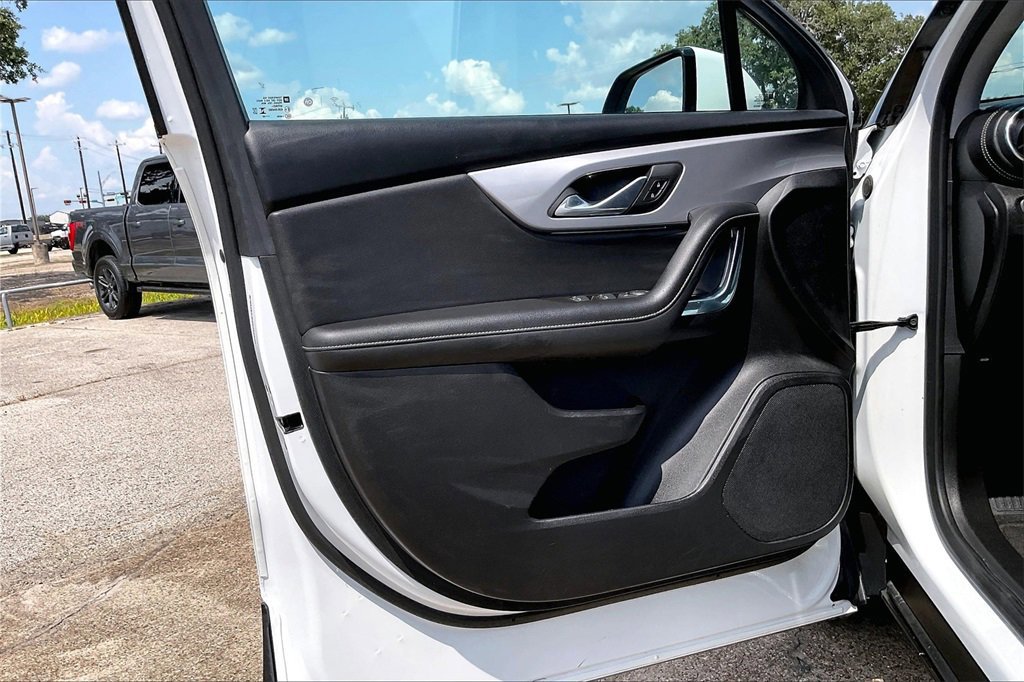 Used 2023 Chevrolet Blazer LT image 17