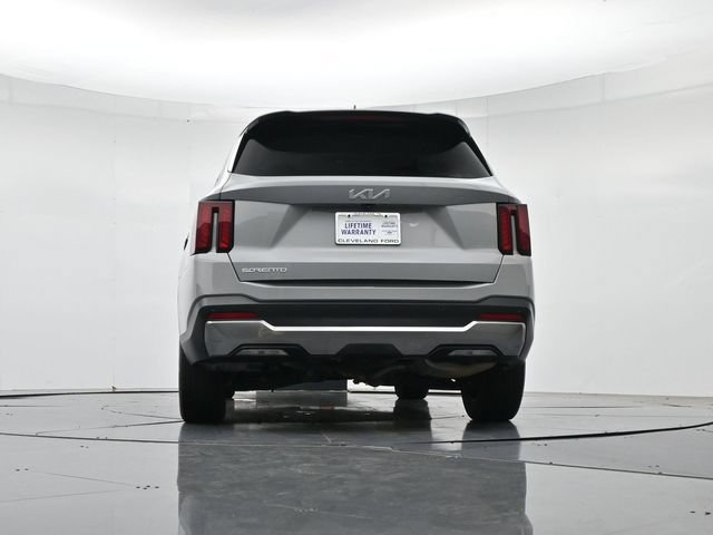 Used 2025 Kia Sorento S FWD image 42