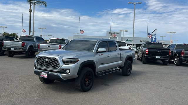 Used 2023 Toyota Tacoma TRD Off-Road w/ TRD Premium Off Road Package AWD/4WD image 8