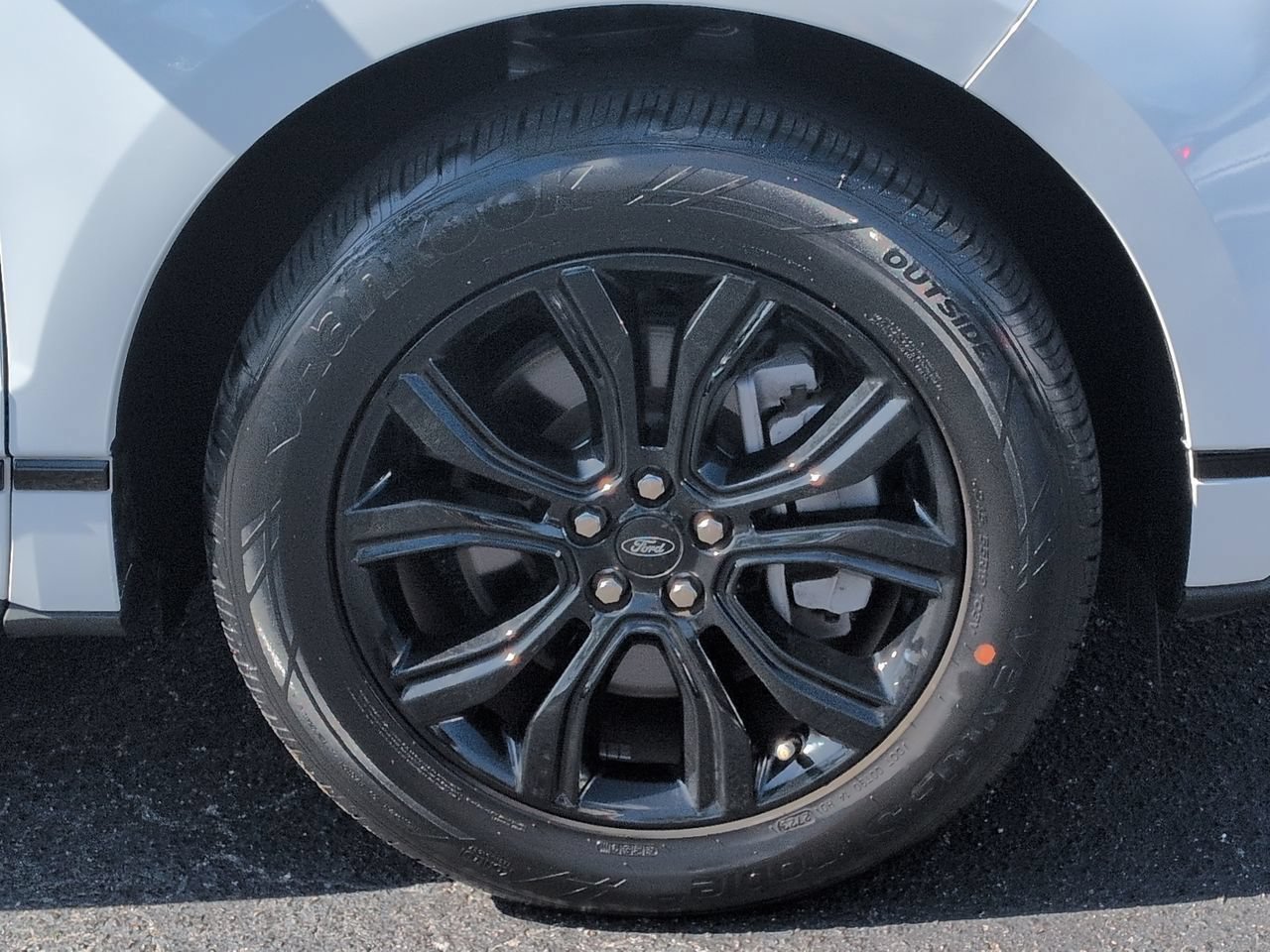 Certified 2024 Ford Edge SE w/ Black Appearance Package AWD/4WD image 10