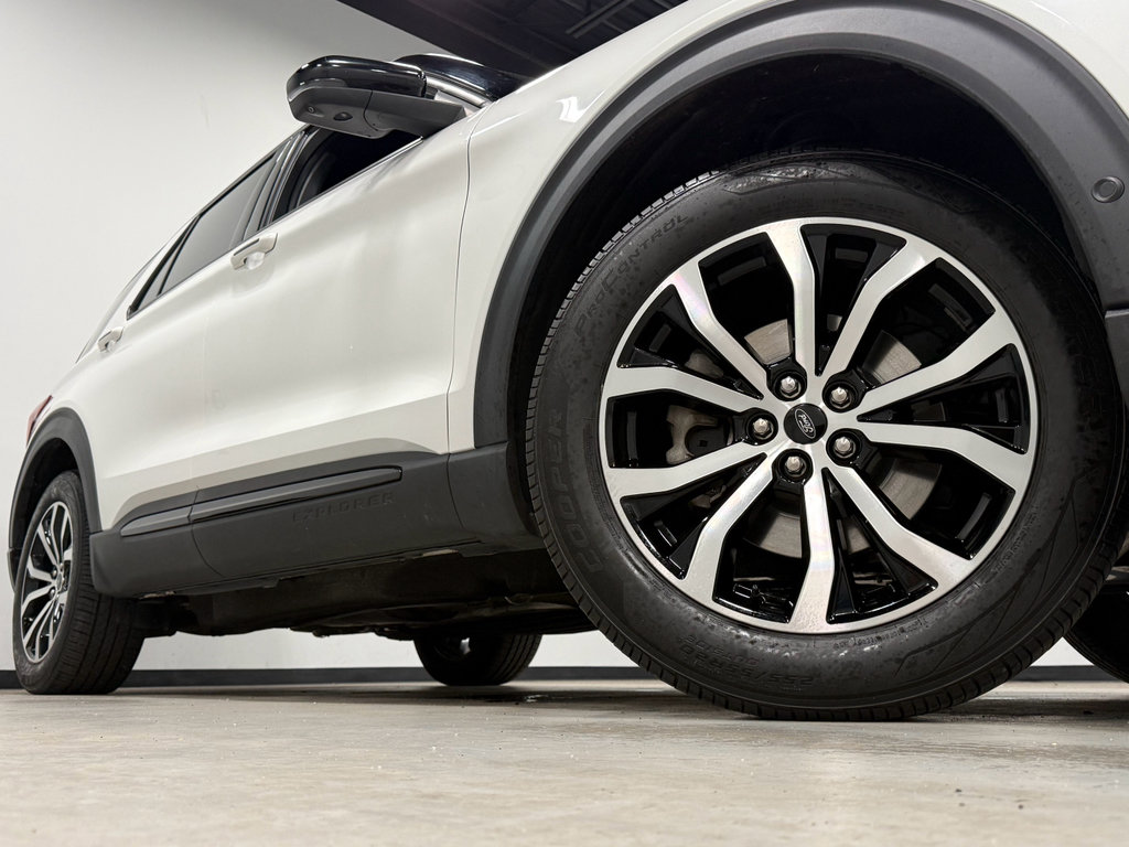 Certified 2020 Ford Explorer ST w/ Premium Technology Package image 2