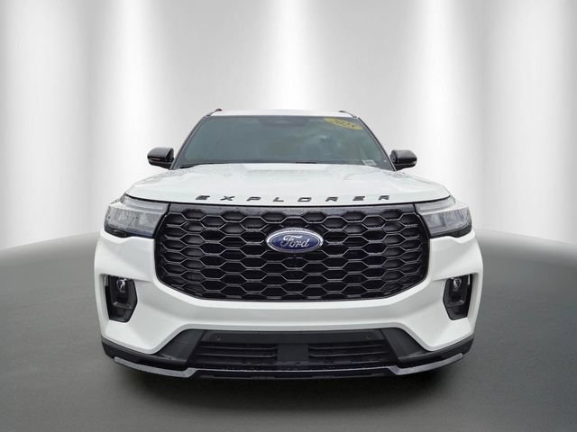Certified 2025 Ford Explorer ST-Line AWD/4WD image 8
