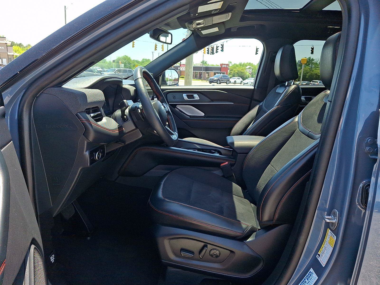 Certified 2025 Ford Explorer ST w/ Sun And Sound Package AWD/4WD image 10