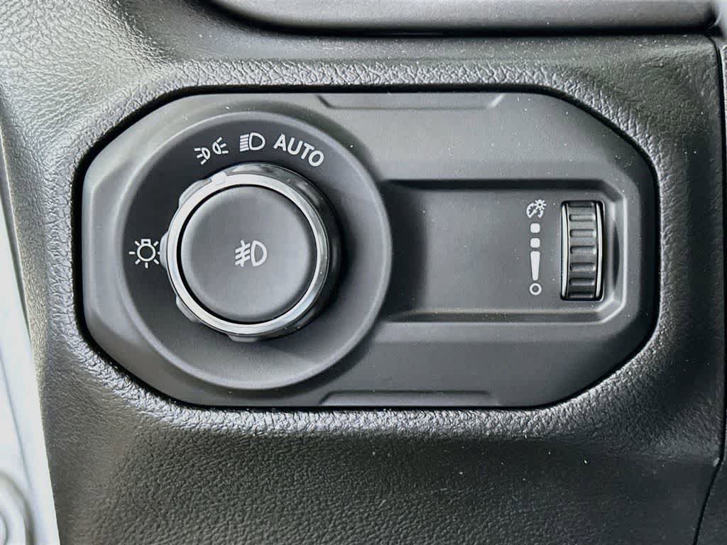 Used 2023 Jeep Wrangler Unlimited Sahara w/ Cold Weather Group AWD/4WD image 27